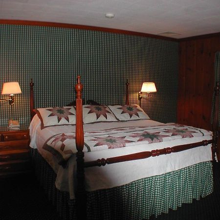 The 1896 House Country Inn - Brookside & Pondside Williamstown Extérieur photo